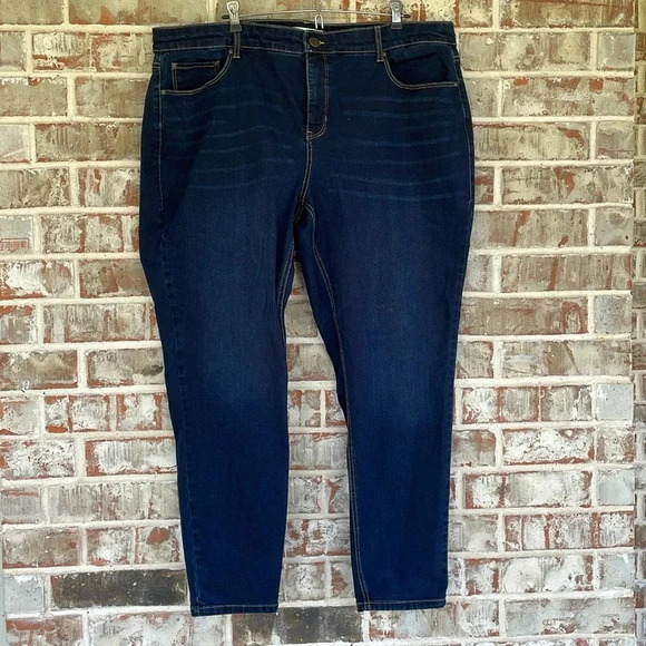 Denizen Levi’s Boyfriend Distressed Cuffed Ankle/Cropped Jeans - Picture 1 of 7